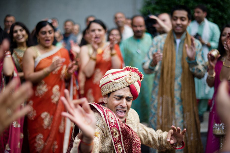 groom dancing at baraat